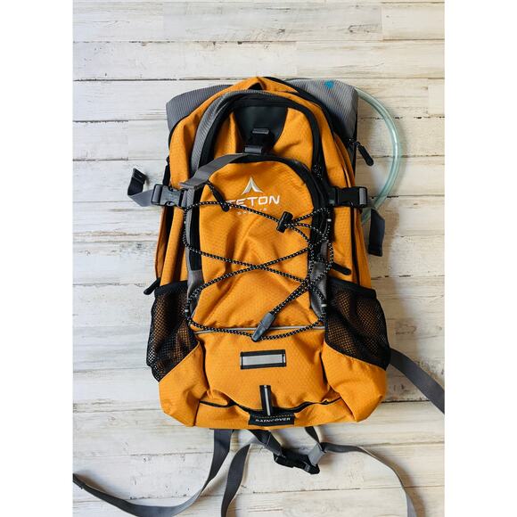 TETON Sports Oasis 1100 Hydration Pack Hiking Biking Backpack EUC - Picture 2 of 5
